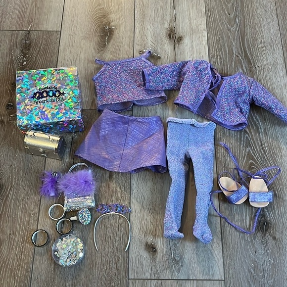American Girl Celebrate 2000 Outfit and Celebration Box with Accessories - Picture 1 of 16